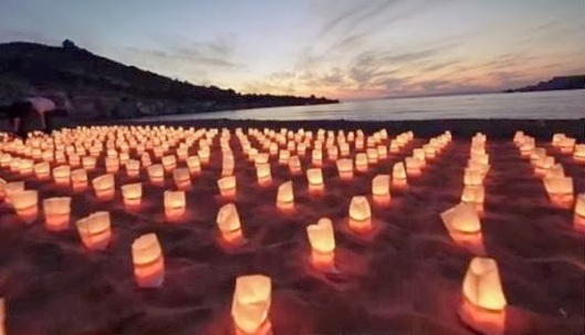 Michael anniversaire de son décès  déjà .........ans  Lanterns-beach