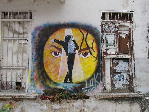 Vidéo de tous les hommages à MJ par des graffitis de rue dans le monde Ecuador