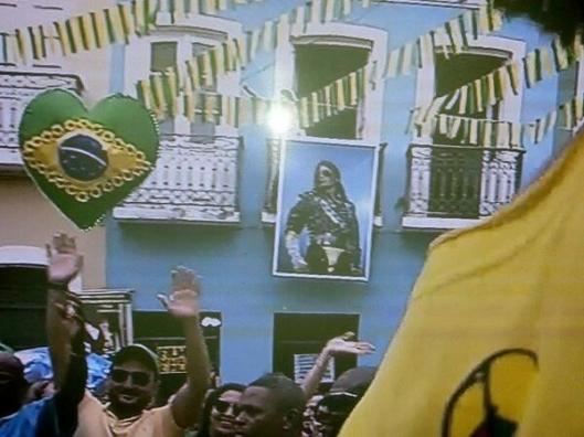 Vidéo de tous les hommages à MJ par des graffitis de rue dans le monde Mj-in-brasil-vm-cup-2014